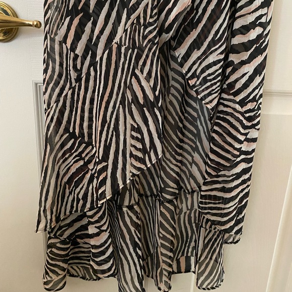 White House Black Market Size 8 Zebra Print High Low Ruffle Dress - Picture 5 of 5